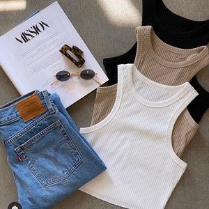 Cute Ribbed Crop Top!